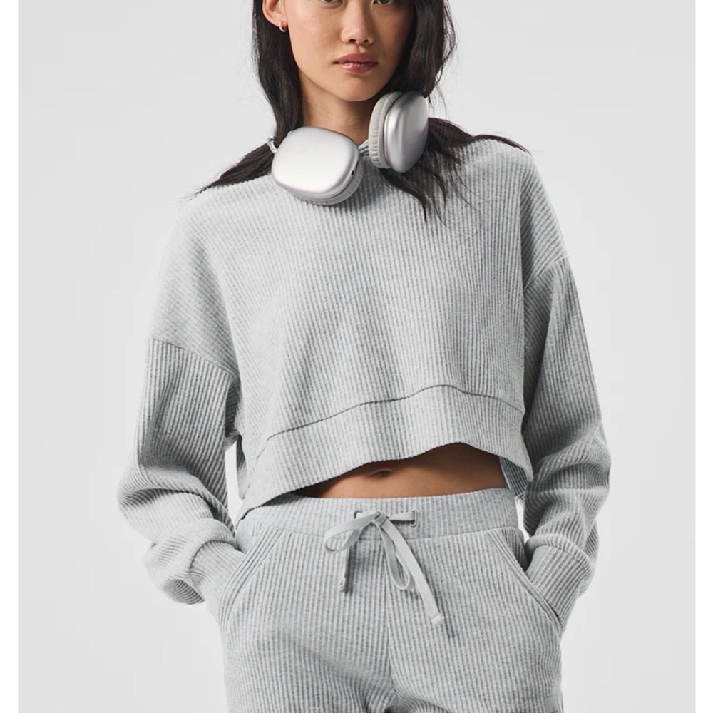 ALO Yoga - Muse Hoodie and Pants set - Light Gray Women's Small